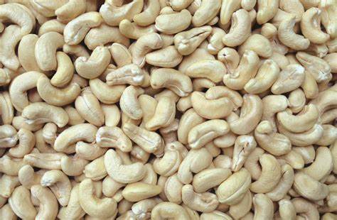 Premium Whole Cashew Nuts Indian – Unsalted, Deluxe Quality Cashews in Pakistan | Healthy Snack Choice